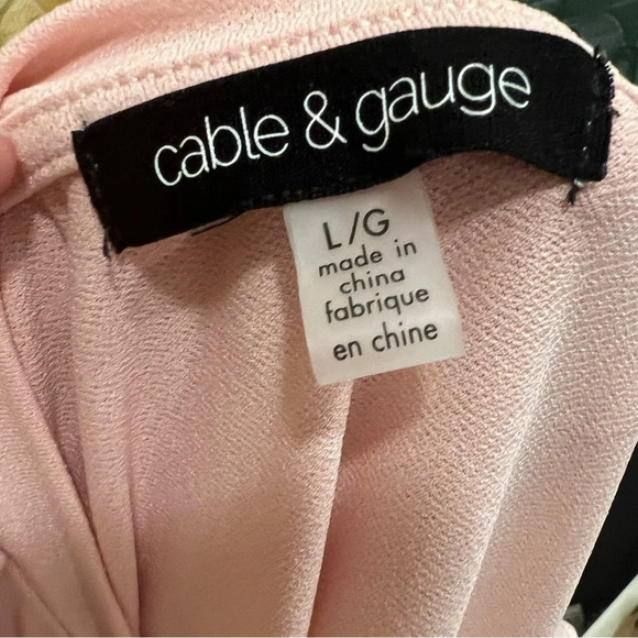 Cable and Gage flared arm top size L. Like new - Picture 6 of 6